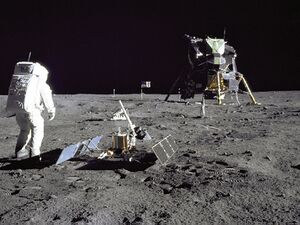 Aldrin and Apollo11 Lunar Module.jpg