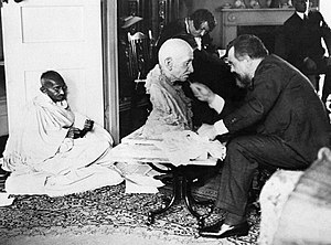 Jo Davidson works on the bust of Mahatma Gandhi in 1931.jpg