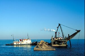 Dredging off Duluth -a.jpg